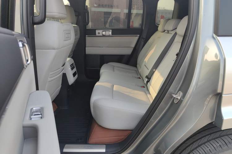 Used Formula Leopard Tai 7 2025 Model 190 km Four-Wheel Drive Ultra Edition Interior 4