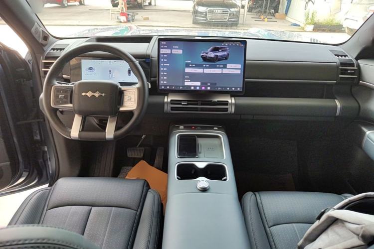 Used Formula Leopard Tai 7 2025 Model 190 km Four-Wheel Drive Ultra Edition Center Console