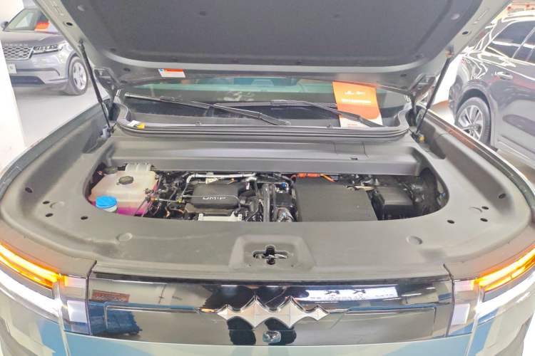 Used Formula Leopard Tai 7 2025 Model 190 km Four-Wheel Drive Ultra Edition Engine Bay