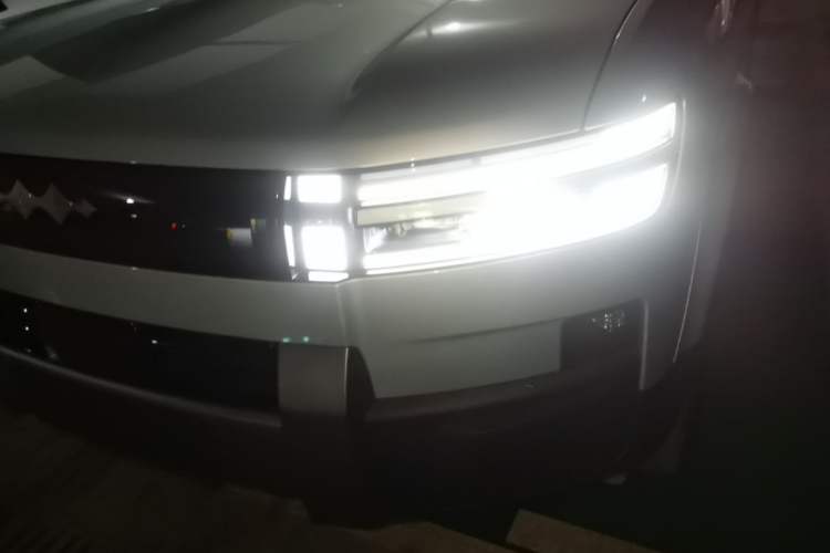 Used Formula Leopard Tai 7 2025 Model 190 km Four-Wheel Drive Max Edition Left Front Headlight