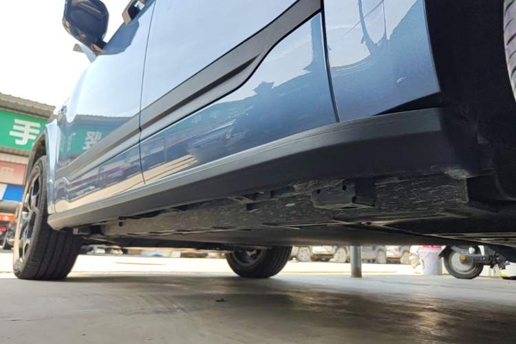 Used Formula Leopard Tai 7 2025 Model 190 km Four-Wheel Drive Ultra Edition Left Side Sill