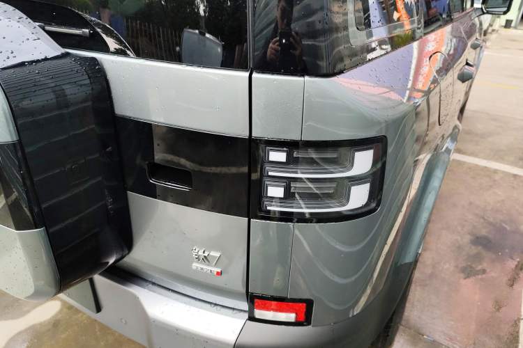 Used Formula Leopard Tai 7 2025 Model 190 km Four-Wheel Drive Ultra Edition Right Rear Taillight