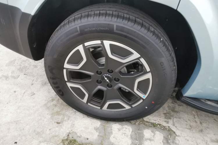 Used Formula Leopard Tai 7 2025 Model 135 km Two-Wheel Drive Pro Edition Right Rear Wheel Hub