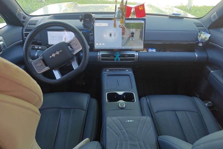 Used Formula Leopard Tai 7 2025 Model 190 km Four-Wheel Drive Ultra Edition Center Console