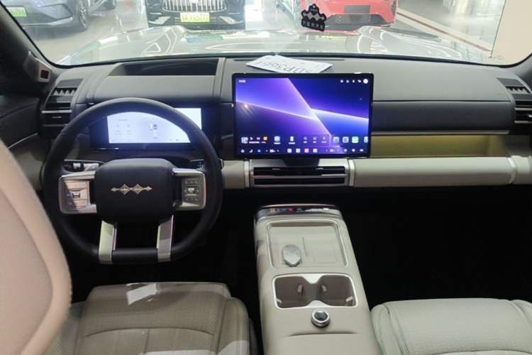 Used Formula Leopard Tai 7 2025 Model 190 km Four-Wheel Drive Ultra Edition Center Console