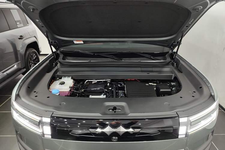 Used Formula Leopard Tai 7 2025 Model 190 km Four-Wheel Drive Ultra Edition Engine Bay