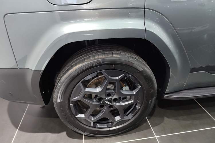 Used Formula Leopard Tai 7 2025 Model 190 km Four-Wheel Drive Ultra Edition Exterior 5