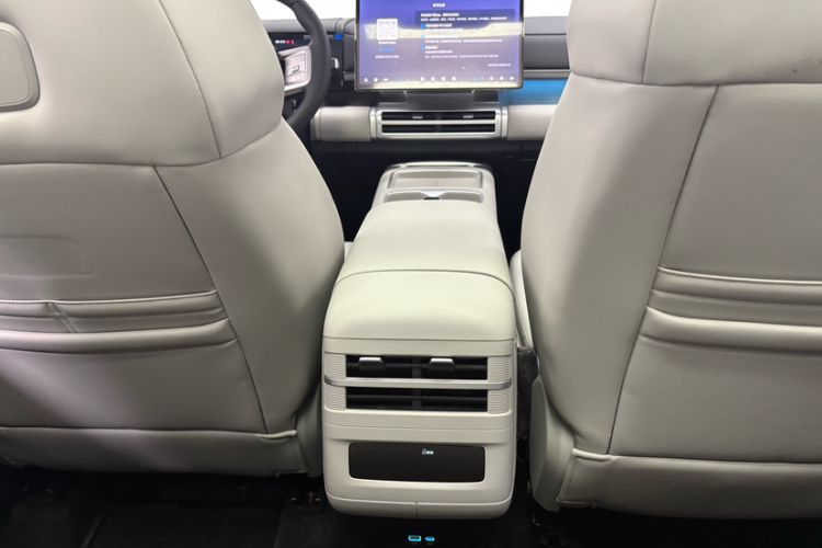 Used Formula Leopard Tai 7 2025 Model 190 km Four-Wheel Drive Ultra Edition Interior 3