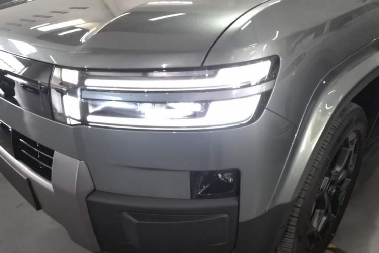 Used Formula Leopard Tai 7 2025 Model 190 km Four-Wheel Drive Ultra Edition Left Front Headlight