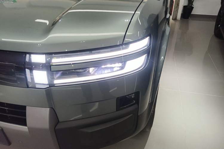 Used Formula Leopard Tai 7 2025 Model 190 km Four-Wheel Drive Ultra Edition Left Front Headlight