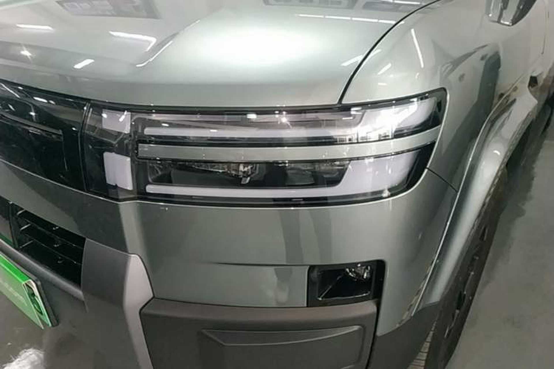 Used Formula Leopard Tai 7 2025 Model 200 km Two-Wheel Drive Max Edition Left Front Headlight