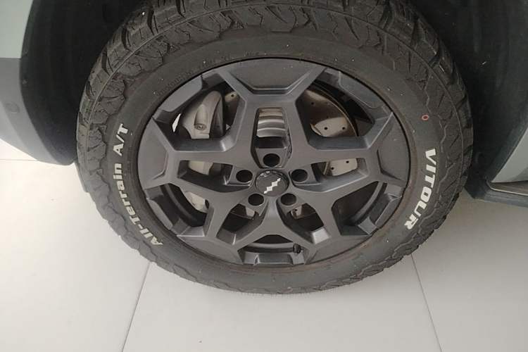 Used Formula Leopard Tai 7 2025 Model 190 km Four-Wheel Drive Ultra Edition Left Front Wheel Hub