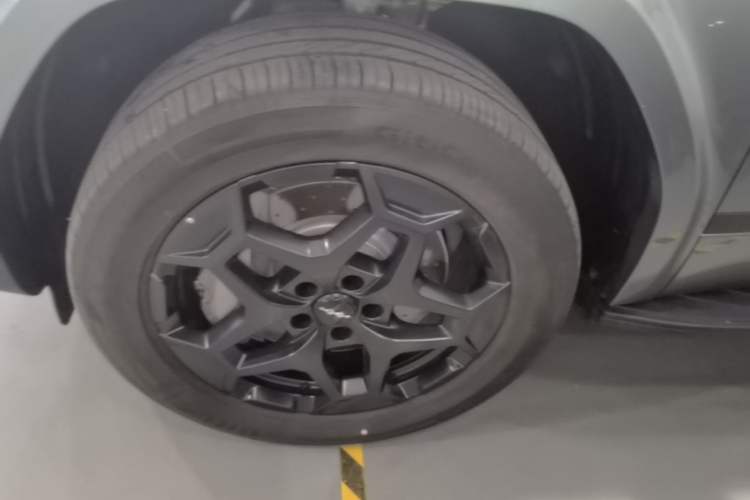 Used Formula Leopard Tai 7 2025 Model 190 km Four-Wheel Drive Ultra Edition Left Front Wheel Hub
