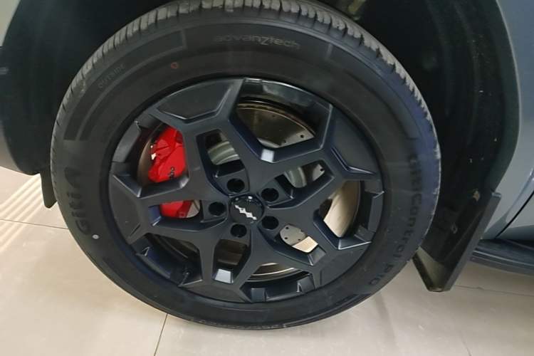Used Formula Leopard Tai 7 2025 Model 190 km Four-Wheel Drive Ultra Edition Left Front Wheel Hub