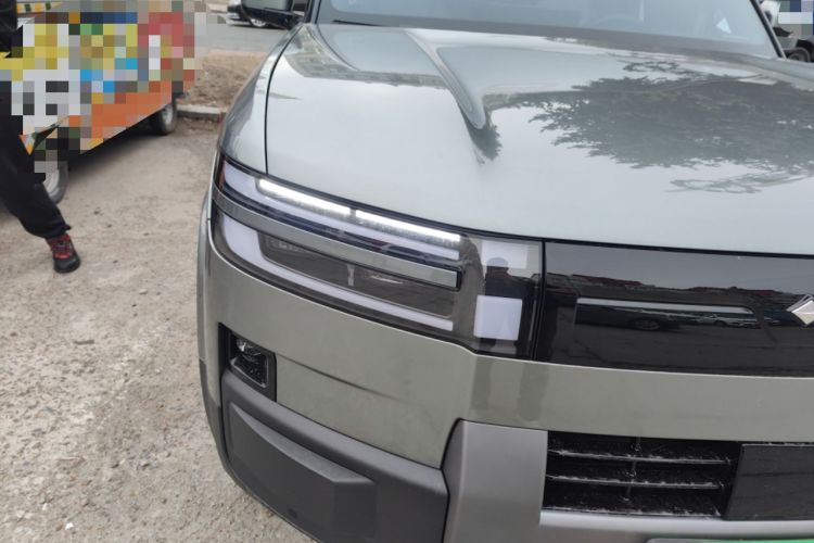 Used Formula Leopard Tai 7 2025 Model 200 km Two-Wheel Drive Max Edition Right Front Headlight
