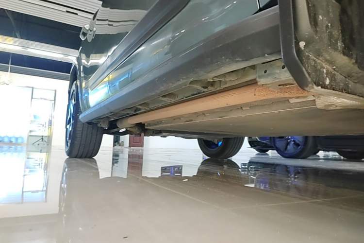Used Formula Leopard Tai 7 2025 Model 190 km Four-Wheel Drive Ultra Edition Right Side Sill