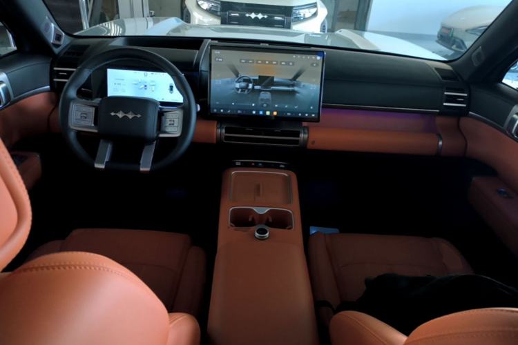 Used Formula Leopard Tai 7 2025 Model 190 km Four-Wheel Drive Ultra Edition Center Console