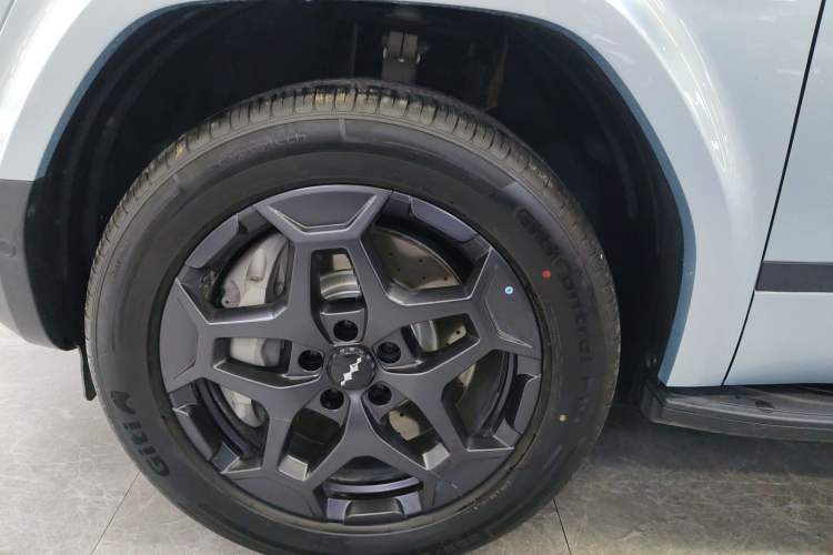 Used Formula Leopard Tai 7 2025 Model 190 km Four-Wheel Drive Ultra Edition Left Front Wheel Hub