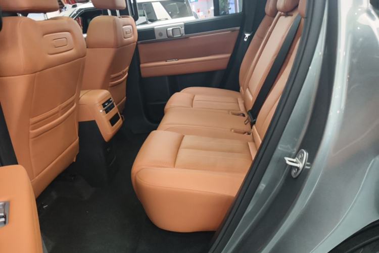 Used Formula Leopard Tai 7 2025 Model 200 km Two-Wheel Drive Max Edition Left Rear Seat