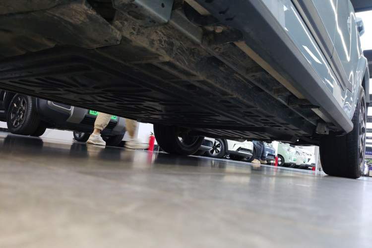 Used Formula Leopard Tai 7 2025 Model 190 km Four-Wheel Drive Ultra Edition Left Side Sill