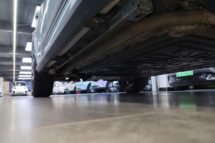 Used Formula Leopard Tai 7 2025 Model 190 km Four-Wheel Drive Ultra Edition Right Side Sill
