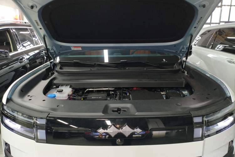 Used Formula Leopard Tai 7 2025 Model 190 km Four-Wheel Drive Ultra Edition Engine Bay
