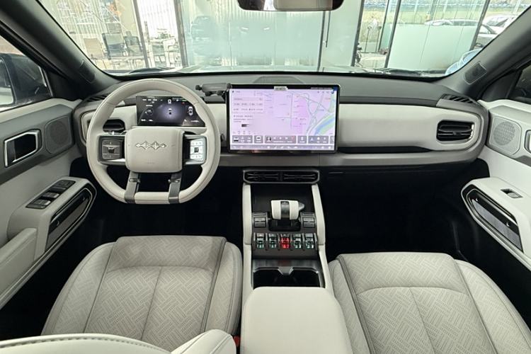 Used Formula Leopard Titanium 3 2025 501 km All-Wheel Drive Intelligent Driving Max Edition Audio And AC Panel