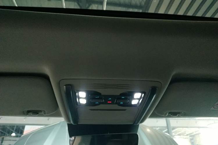 Used Formula Leopard Titanium 3 2025 501 km Range Rear-Wheel Drive Intelligent Driving Max Edition Headliner