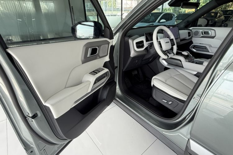 Used Formula Leopard Titanium 3 2025 501 km All-Wheel Drive Intelligent Driving Max Edition Interior 3