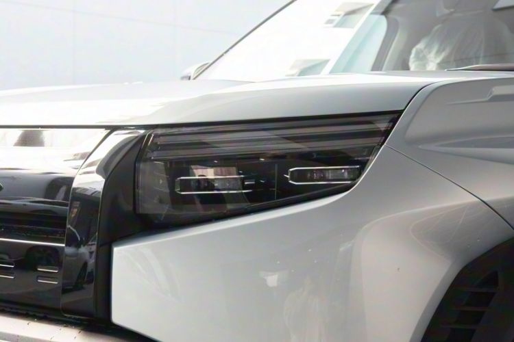 Used Formula Leopard Titanium 3 2025 501 km All-Wheel Drive Intelligent Driving Max Edition Left Front Headlight