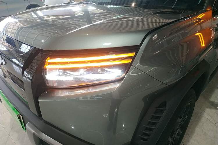 Used Formula Leopard Titanium 3 2025 501 km Range Rear-Wheel Drive Intelligent Driving Max Edition Left Front Headlight