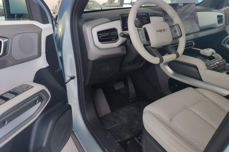 Used Formula Leopard Titanium 3 2025 501 km Range Rear-Wheel Drive Intelligent Driving Max Edition Interior 3