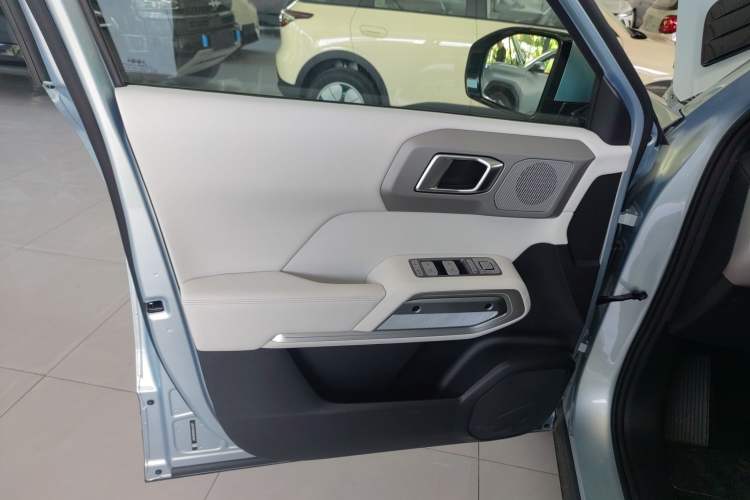 Used Formula Leopard Titanium 3 2025 501 km Range Rear-Wheel Drive Intelligent Driving Max Edition Interior 7