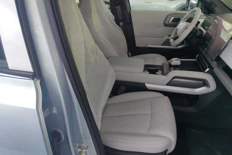 Used Formula Leopard Titanium 3 2025 501 km Range Rear-Wheel Drive Intelligent Driving Max Edition Right Front Seat