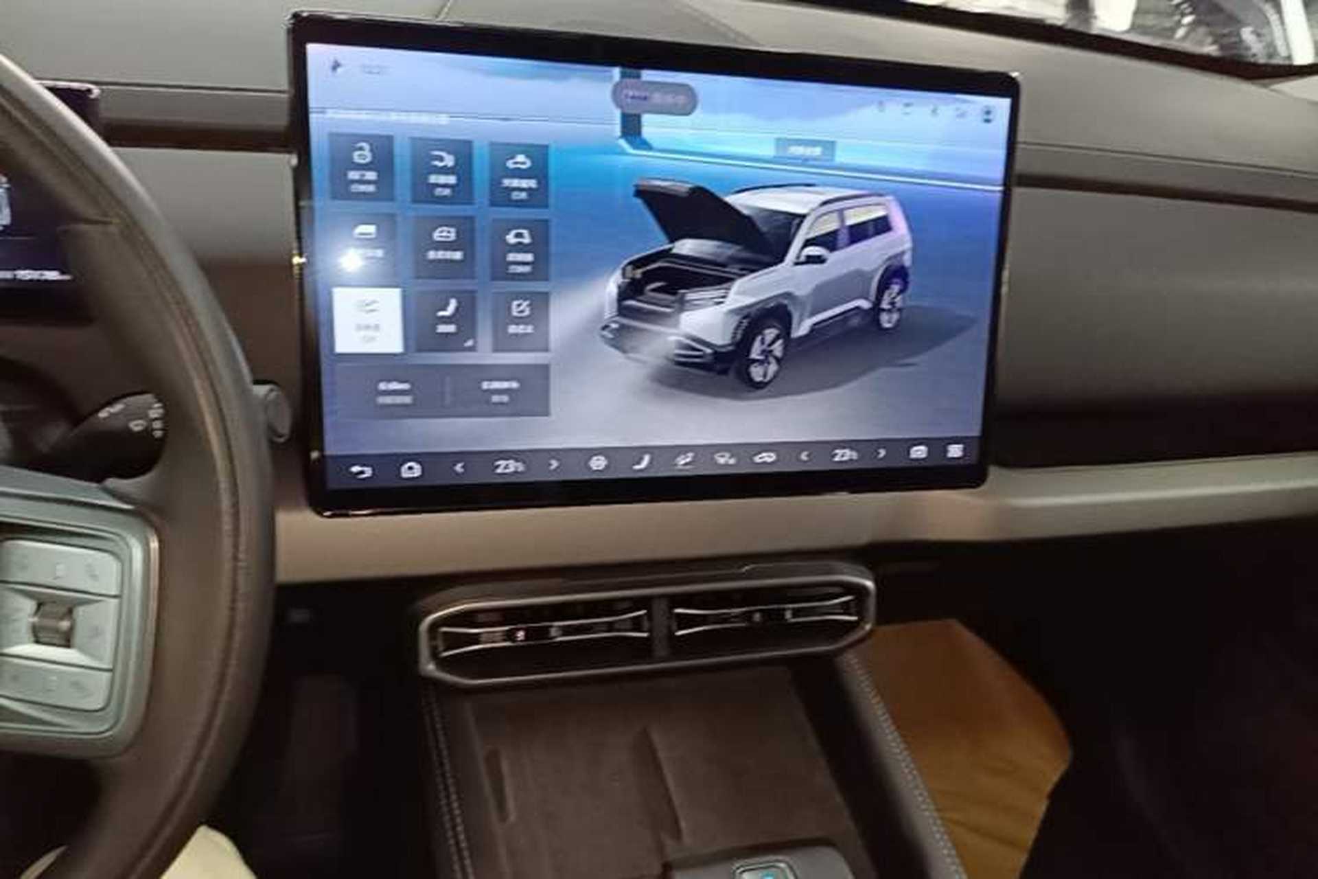 Used Formula Leopard Titanium 3 2025 501KM All-Wheel Drive Intelligent Driving Ultra Version Audio And AC Panel