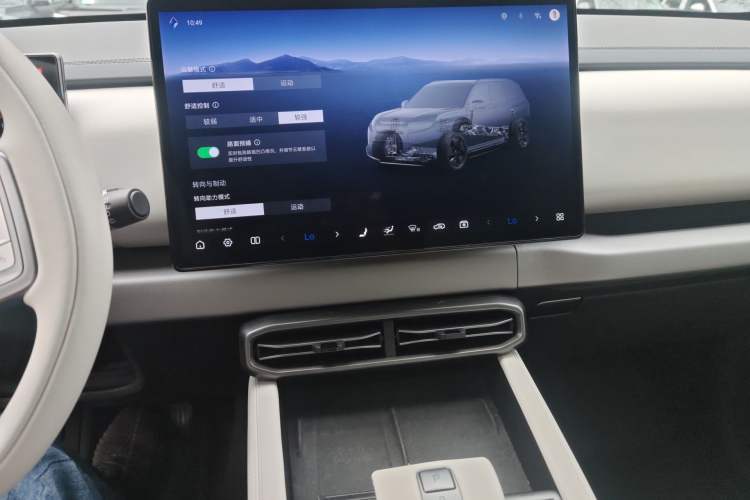 Used Formula Leopard Titanium 3 2025 501KM All-Wheel Drive Intelligent Driving Ultra Version Audio And AC Panel