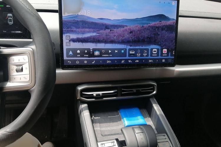 Used Formula Leopard Titanium 3 2025 501KM All-Wheel Drive Intelligent Driving Ultra Version Audio And AC Panel