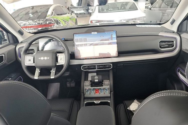 Used Formula Leopard Titanium 3 2025 501KM All-Wheel Drive Intelligent Driving Ultra Version Center Console