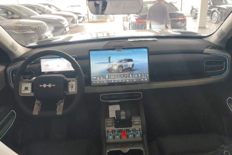 Used Formula Leopard Titanium 3 2025 501 km All-Wheel Drive Intelligent Driving Max Edition Center Console