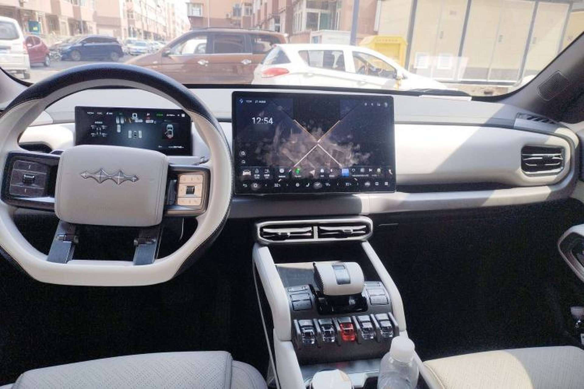 Used Formula Leopard Titanium 3 2025 501 km All-Wheel Drive Intelligent Driving Max Edition Center Console