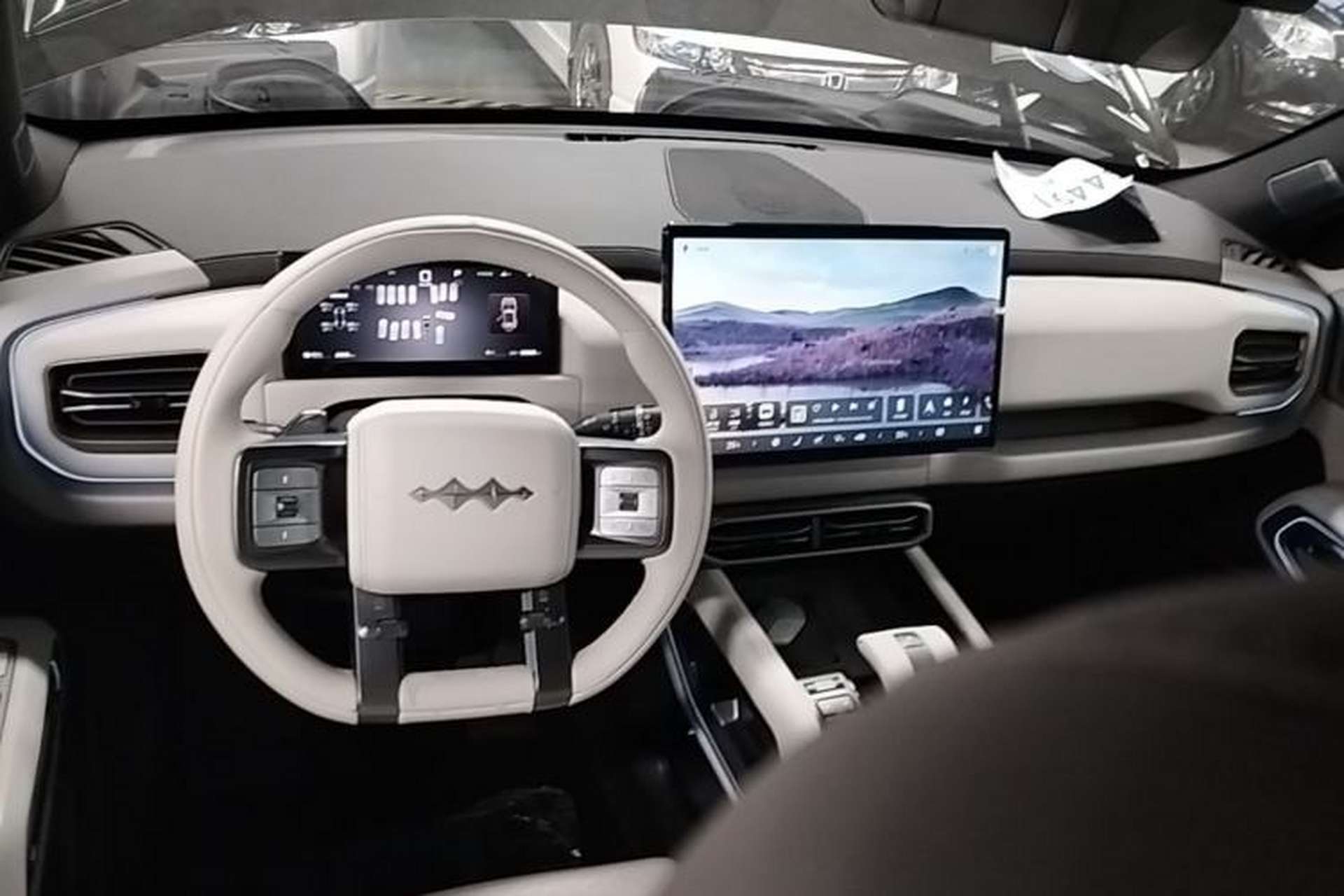 Used Formula Leopard Titanium 3 2025 501KM All-Wheel Drive Intelligent Driving Ultra Version Center Console