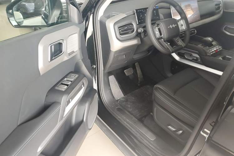 Used Formula Leopard Titanium 3 2025 501KM All-Wheel Drive Intelligent Driving Ultra Version Driver Seat