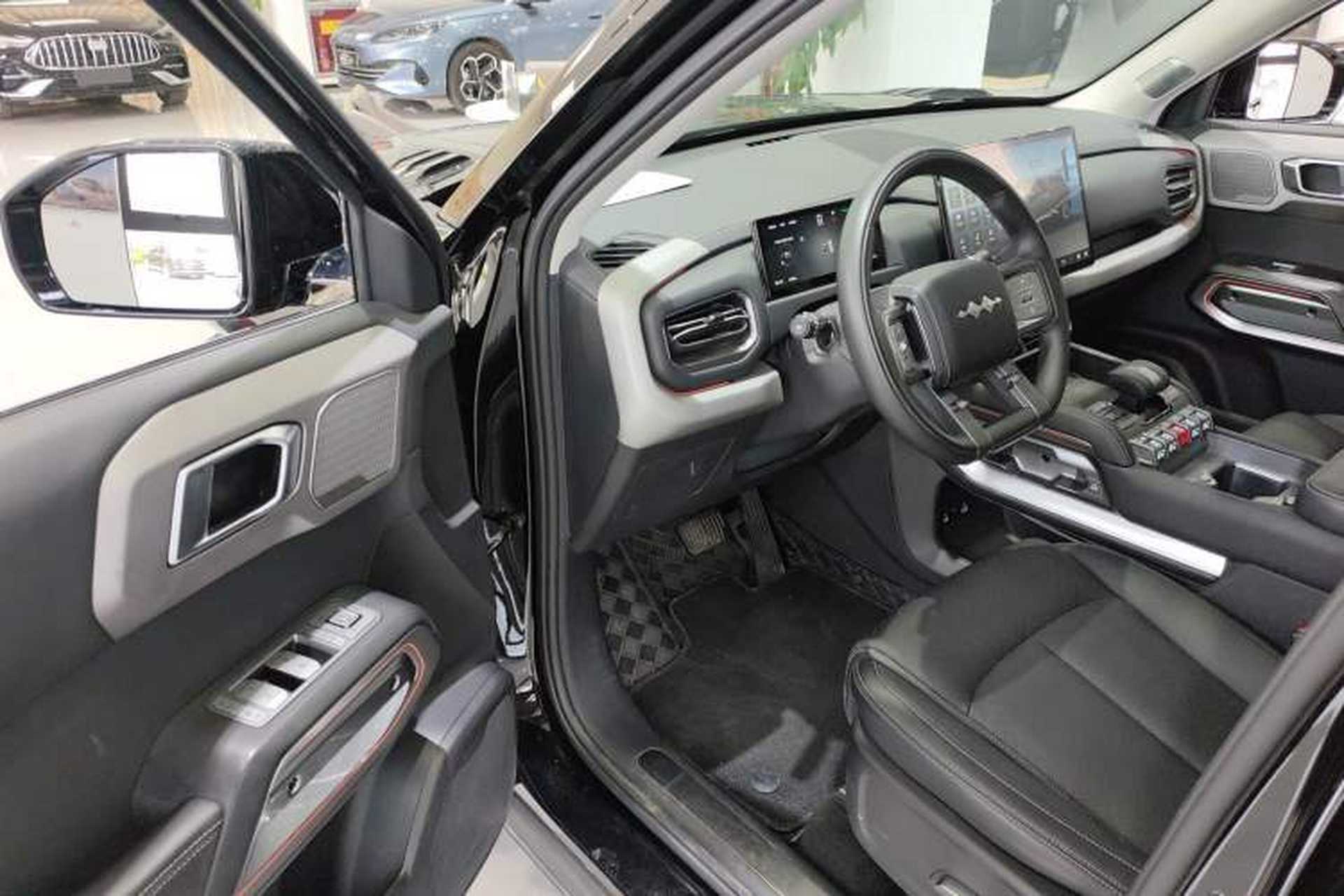 Used Formula Leopard Titanium 3 2025 501KM All-Wheel Drive Intelligent Driving Ultra Version Driver Seat