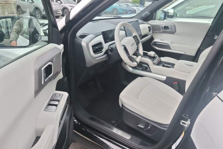 Used Formula Leopard Titanium 3 2025 501KM All-Wheel Drive Intelligent Driving Ultra Version Driver Seat