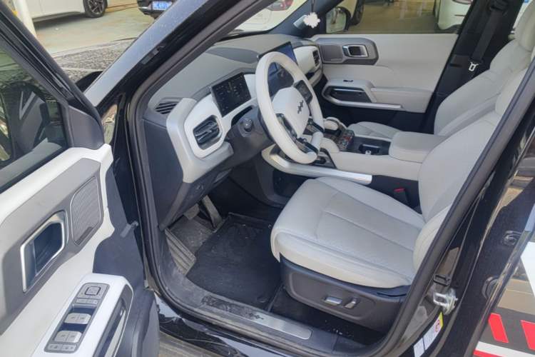 Used Formula Leopard Titanium 3 2025 501KM All-Wheel Drive Intelligent Driving Ultra Version Driver Seat
