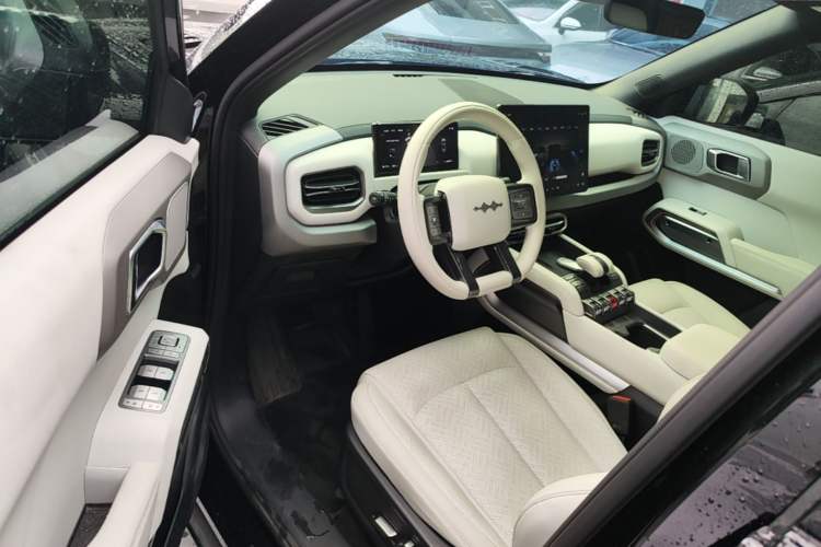 Used Formula Leopard Titanium 3 2025 501 km Range Rear-Wheel Drive Intelligent Driving Max Edition Driver Seat