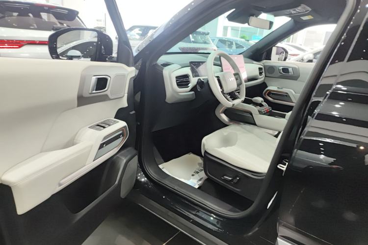 Used Formula Leopard Titanium 3 2025 501 km All-Wheel Drive Intelligent Driving Max Edition Driver Seat