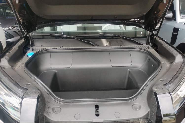 Used Formula Leopard Titanium 3 2025 501 km All-Wheel Drive Intelligent Driving Max Edition Engine Bay