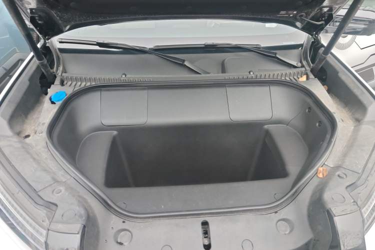 Used Formula Leopard Titanium 3 2025 501KM All-Wheel Drive Intelligent Driving Ultra Version Engine Bay