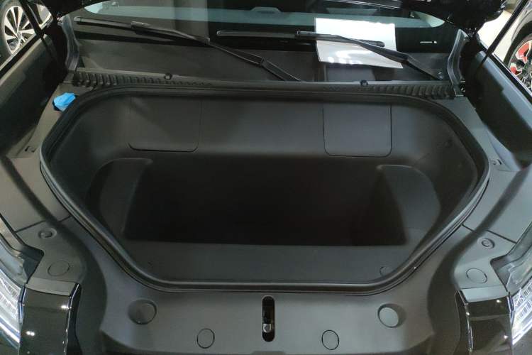 Used Formula Leopard Titanium 3 2025 501 km All-Wheel Drive Intelligent Driving Max Edition Engine Bay